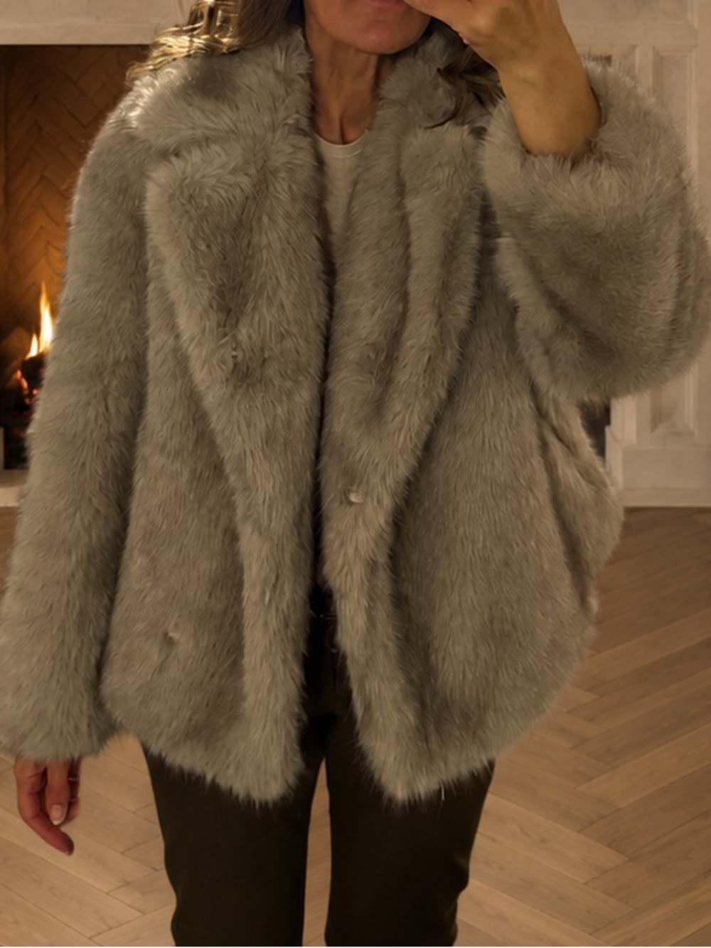 ZARA Women's Faux Fur Short Coat in Light Beige Sz Small